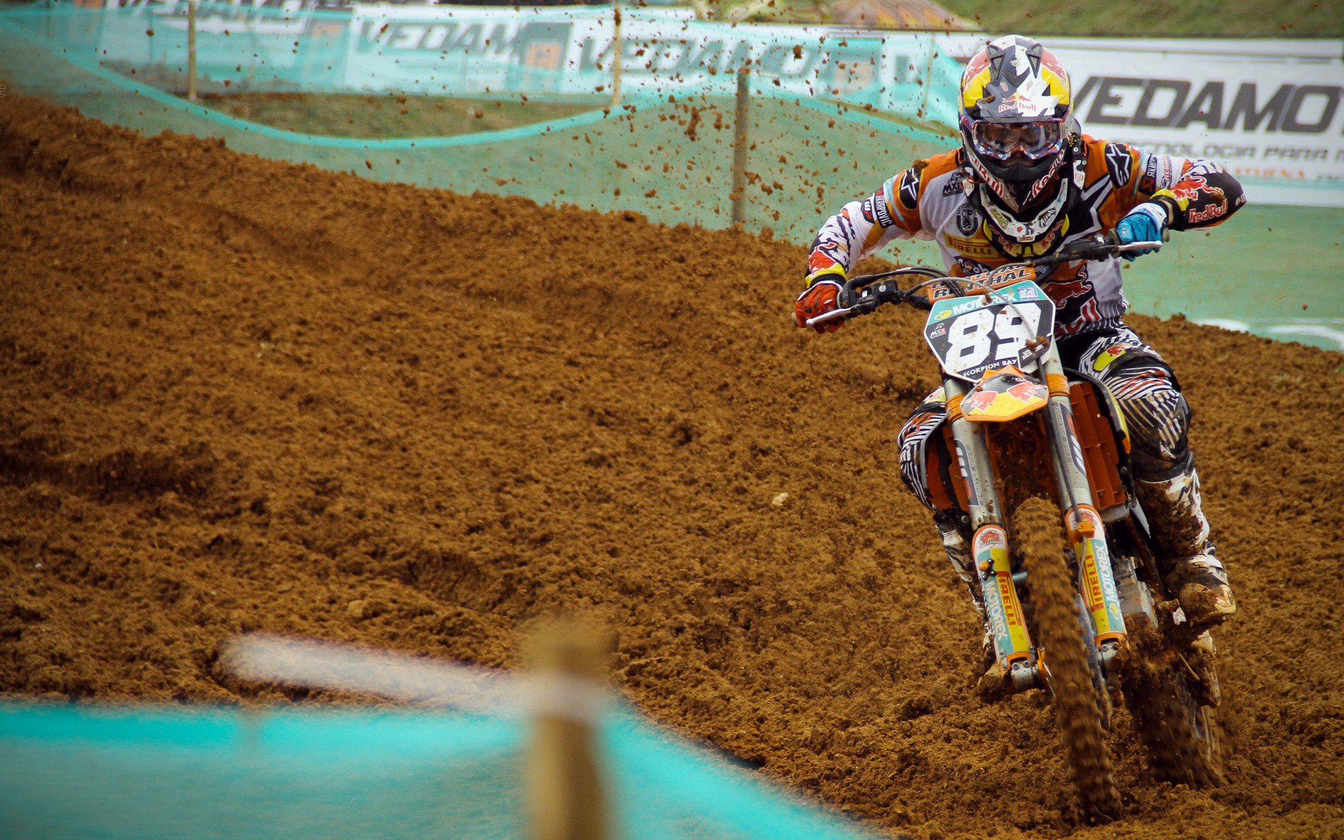 _从草根到职业：普通人也能实现网球梦想_，网球一个人怎么练