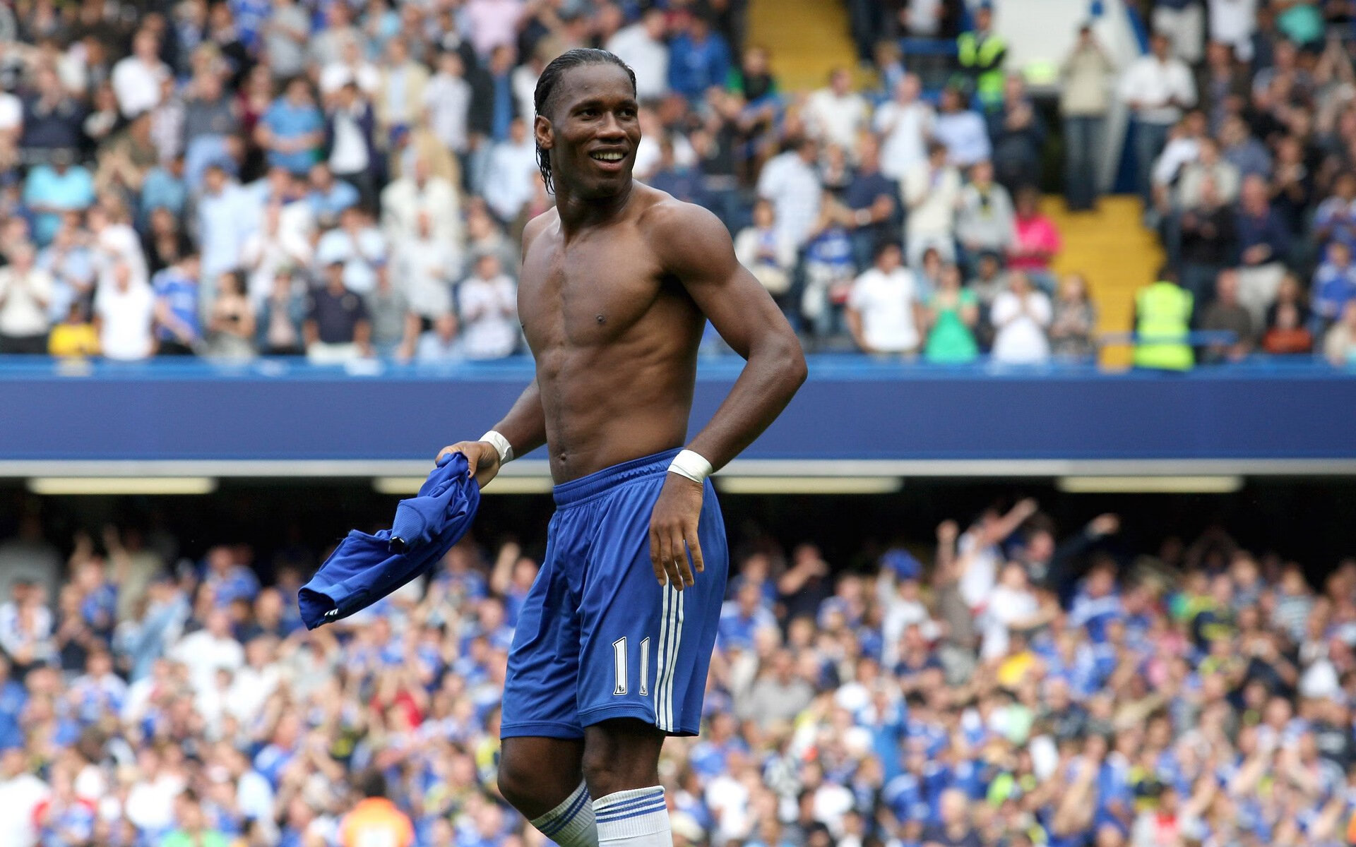 “德甲激烈战况，强队纷纷展现以实力”，德甲阵容